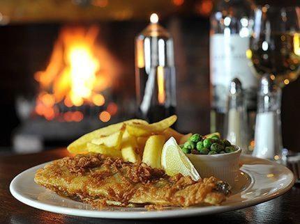 The New Inn Heckfield Bagian luar foto