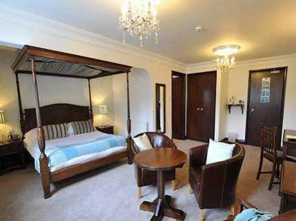 The New Inn Heckfield Bagian luar foto