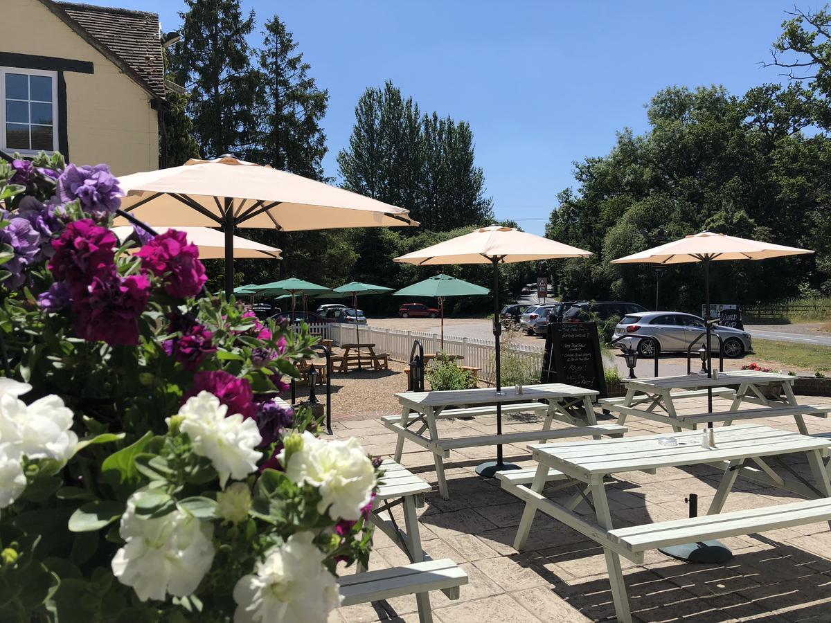 The New Inn Heckfield Bagian luar foto